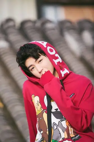 王俊凯 2018开年刊封面人物王俊凯 拍摄花絮图