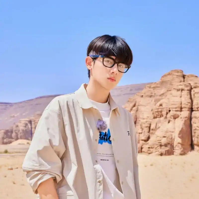 胡先煦借助《花少》的热度,的确收获了更多的资源.