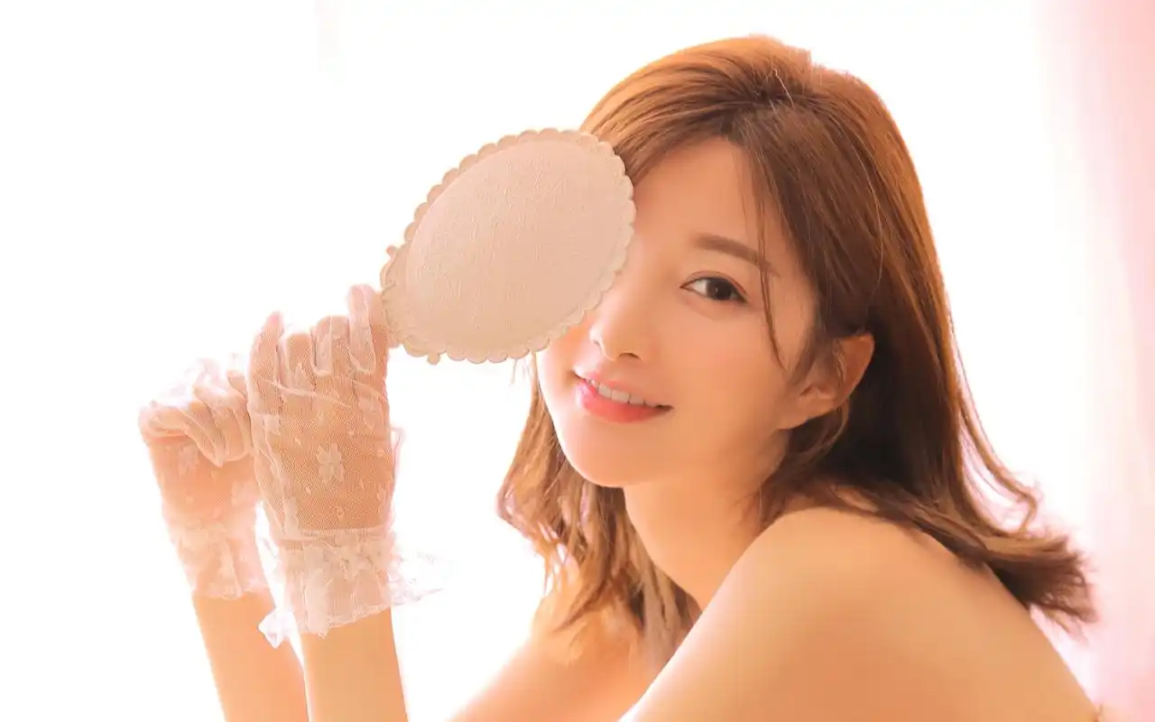 粉色系甜美萝莉美女高清桌面壁纸