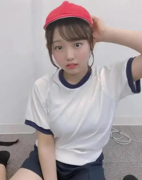 日本娱乐圈中有许多清纯可爱的女演员和偶像,而17岁的花咲ひより