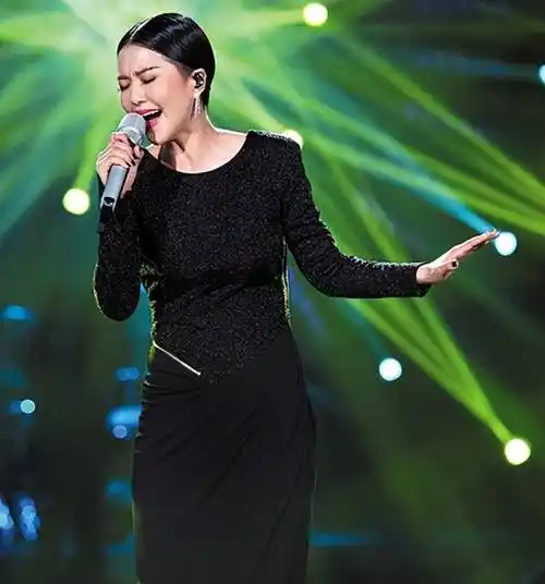 成为妻子后谭维维与再婚母亲解开心结,爱情使她内心更加柔软_父亲