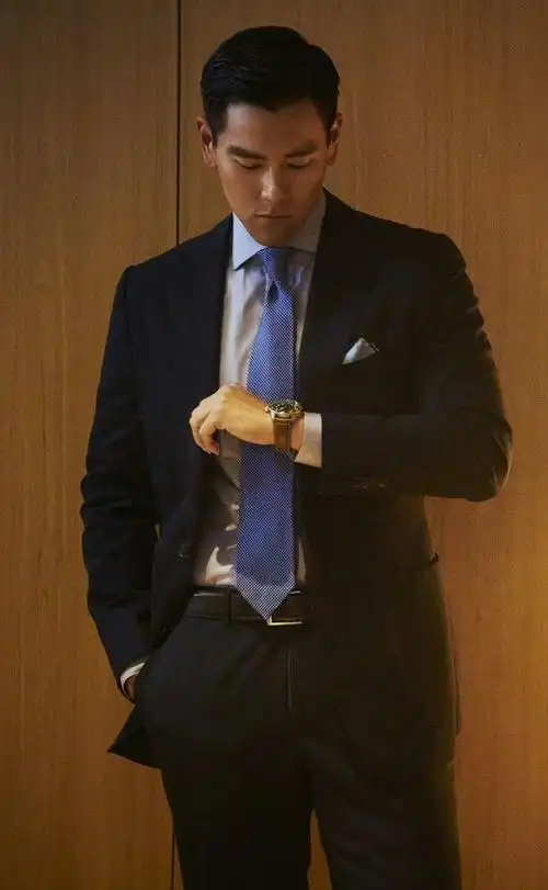 彭于晏还是那么帅无美颜无滤镜状态满分穿西装尽显男友力