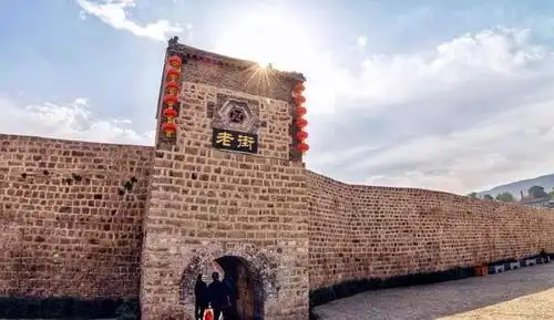 神垕古镇因火而生,老艺人的手拉坯表演,游客看得如痴如醉|官窑|钧瓷