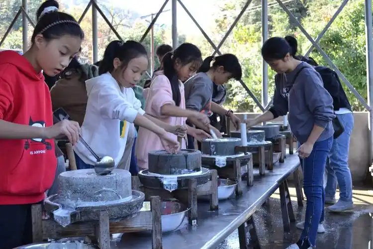下午的活动-制作豆腐