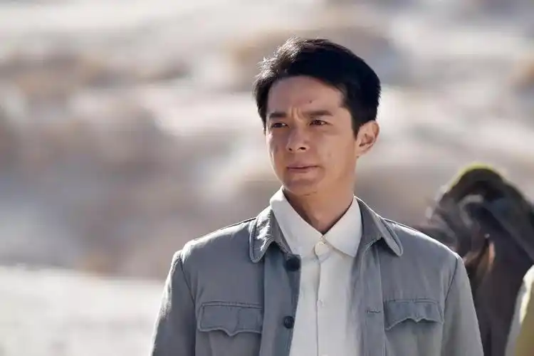 cctv-1黄金档剧场|青花郎君想和你聊聊《最美的青春》