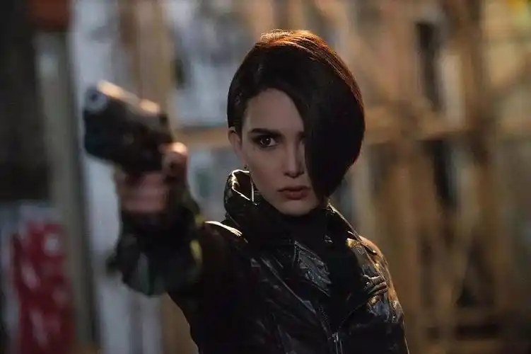 摩天营救肌肉男神巨石强森玩的就是心跳