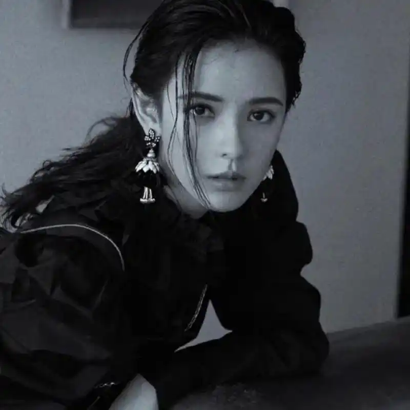 复古美人张予曦 五官精致又立体. #祖玛珑秋日美人香