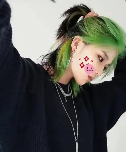 96感觉炒鸡有少年感哦!96炒鸡适合这个发型啊真的是惊艳了!