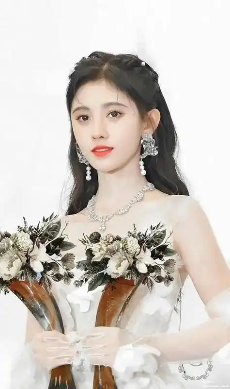 鞠婧祎十月行程动态图