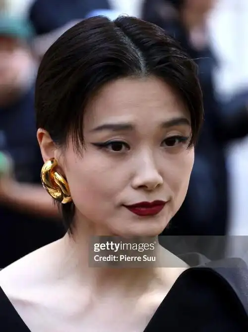 李宇春出席巴黎世家秀