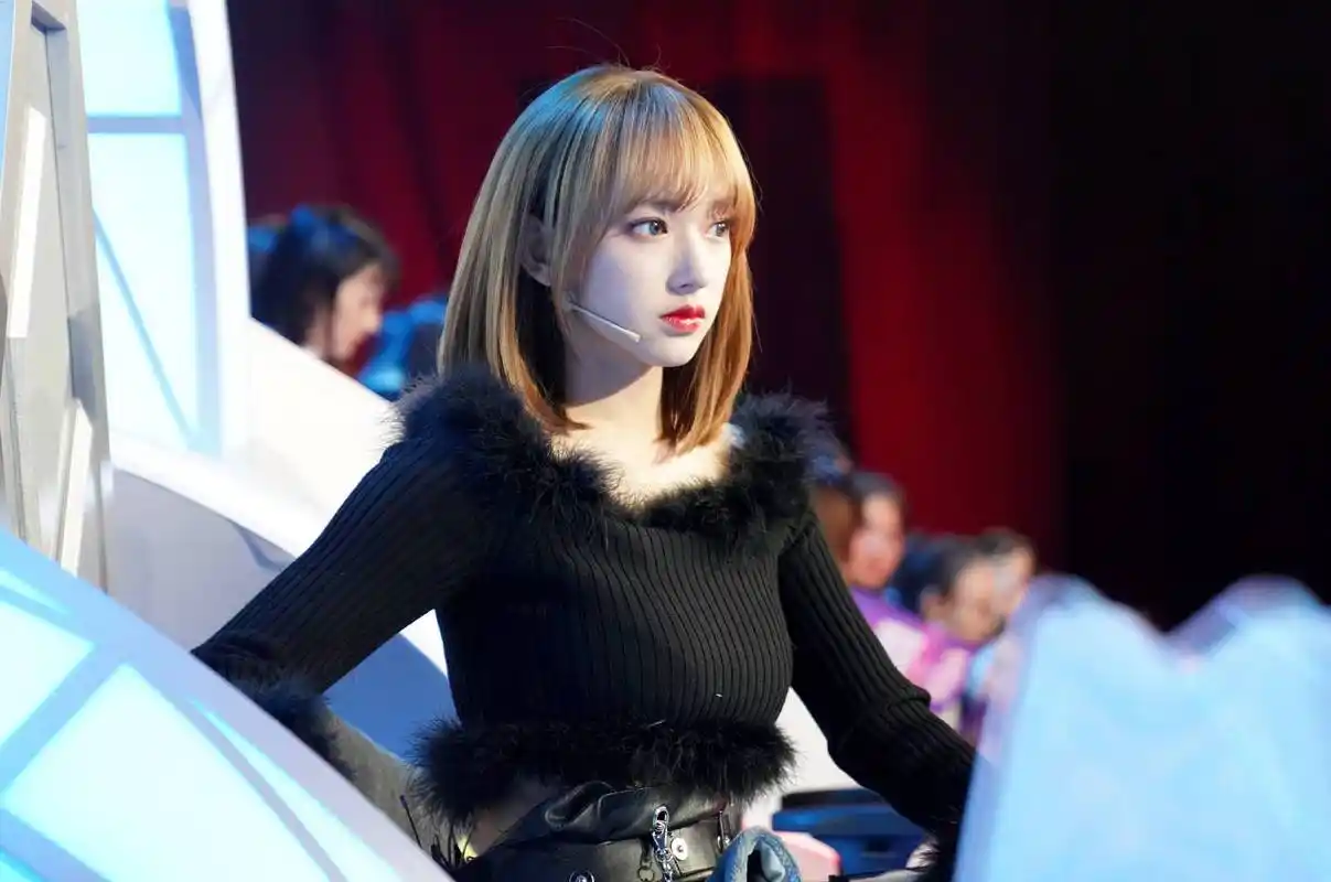 奶潇的就是程潇,她是一个多肉的性感女孩