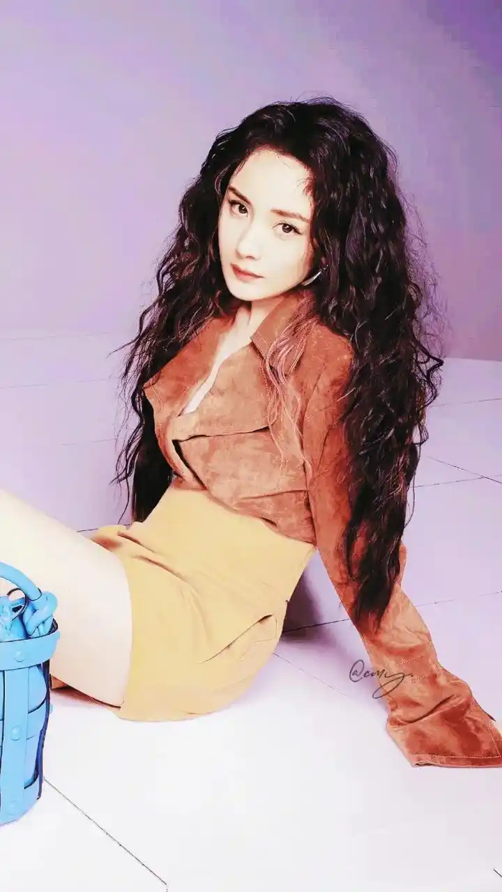 杨幂羊毛卷大片:杨幂新一期《instyle优家画报》封面,慵懒复古风,非常