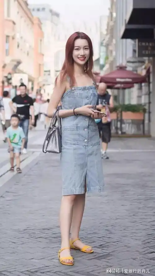 经典不过时的牛仔裙减龄又时尚,尽显少女范!