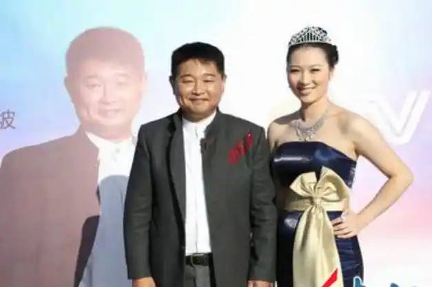 回顾央视名嘴肖东坡:追求事业丢"校花"老婆后,与她55天闪婚|红娘|孟非