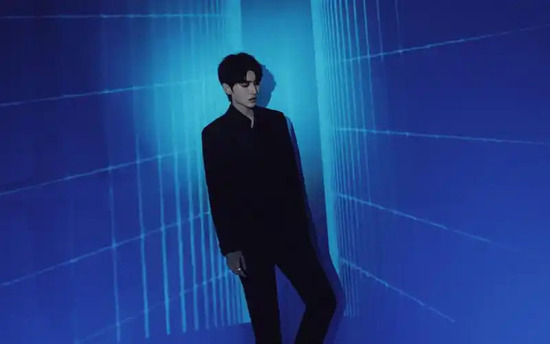 蔡徐坤冷峻帅气图片桌面壁纸