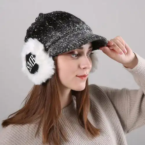 冬季新款加绒时尚女士字母smb渐变色针织毛线护耳帽保暖鸭舌帽子