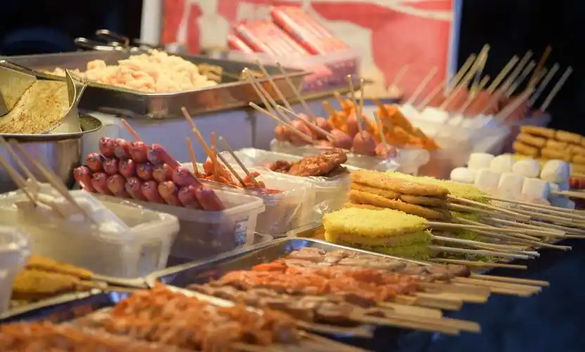 最火爆的校门口小生意(适合校门口摆摊的6种小吃)