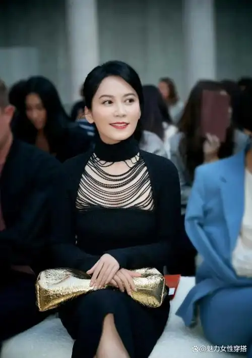 看过40岁俞飞鸿的轻熟风穿搭,才知道惊艳和年龄无关