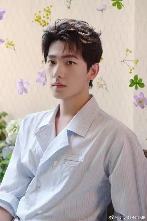 大师出妆##化妆师的百宝箱##杨洋喜临门品牌代言人