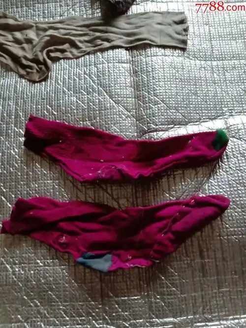 怀旧老补丁袜子4个-袜子-7788收藏__收藏热线