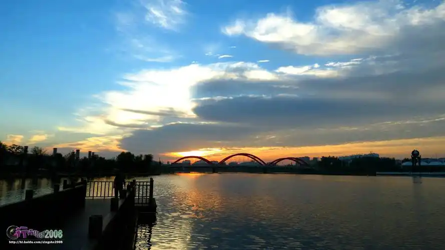 家乡泗水的圣源湖美丽晨景