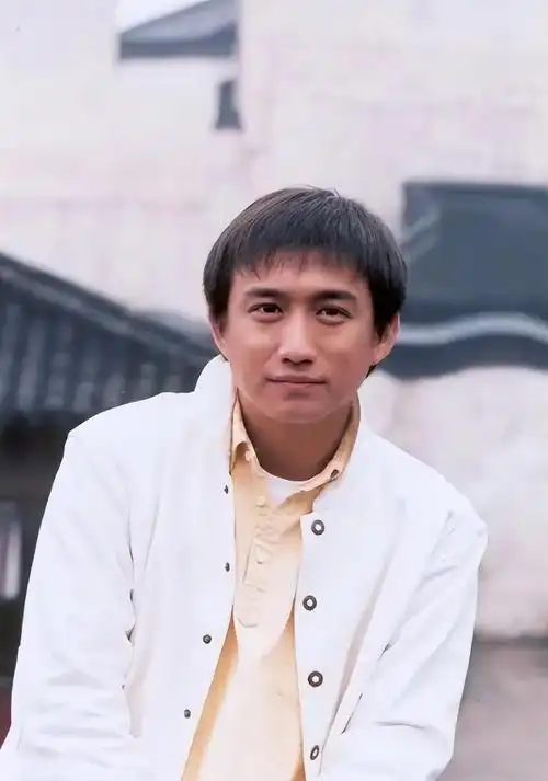 回顾演员孙莉:嫁大6岁黄磊,婚后连生三胎,今一家五口