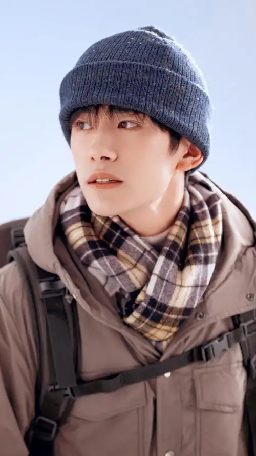 尺寸:200*70cm材质:仿羊绒商品描述上市年份/季节2021年秋季加工定制