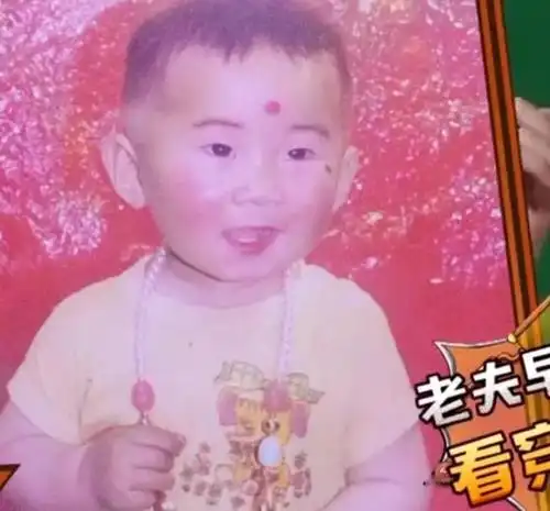 1986年杨迪出生在四川一个小县城——汶川县.