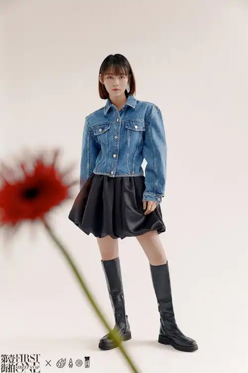 简介:段奥娟清秀养眼写真大片,分享一组段奥娟图片给大家,图中的明星