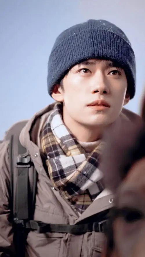 尺寸:200*70cm材质:仿羊绒商品描述上市年份/季节2021年秋季加工定制