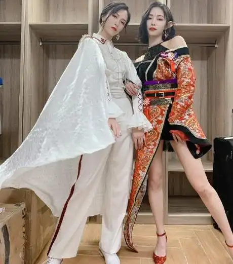 许佳琪和吴哲晗是一对吗 她上快乐大本营是哪一期