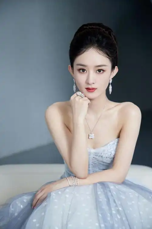 果然是迪丽热巴最有人气-泰国最美的五大女明星排行榜