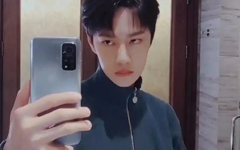 王一博自拍小合集