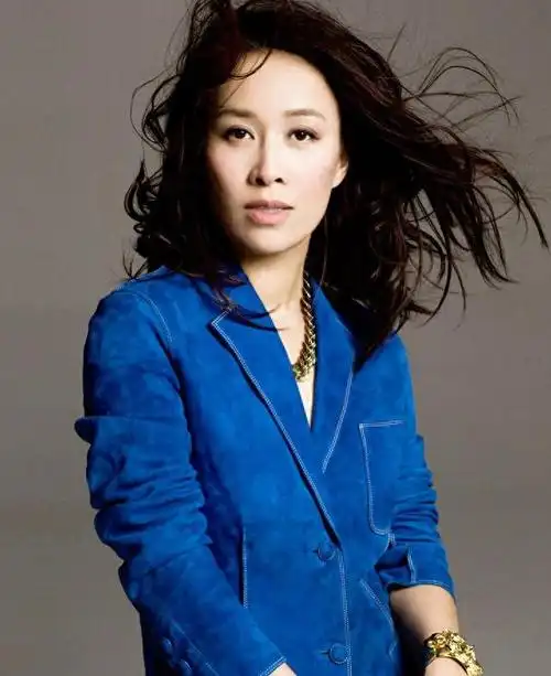 没料到得到"歌王"的第60天,那英就这般再次沦为被人取笑的对象