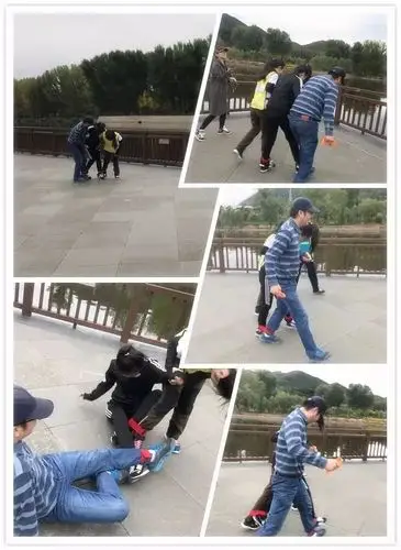 游戏3:指压板 挑战毅力 跃跃欲试, 脚还是很疼, 只恨袜子穿的太薄.