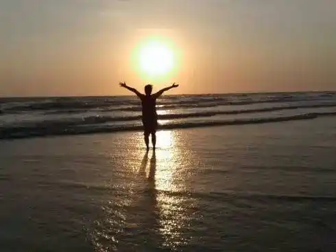 聆听面向大海不问春暖花开