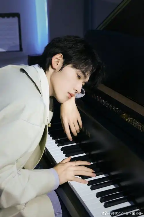 宋亚轩左脸vs右脸