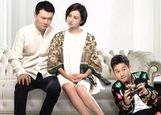 作为富豪的大老板张亮忠,在外风光无限,在家却被混世大魔王张小宇和