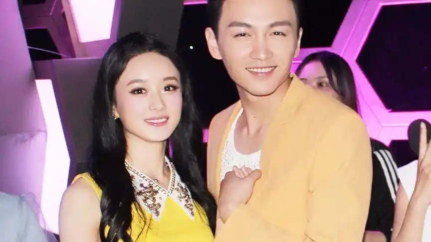 赵丽颖陈晓现场节目,在一起要做这个"动作",主持人"惊呆"了