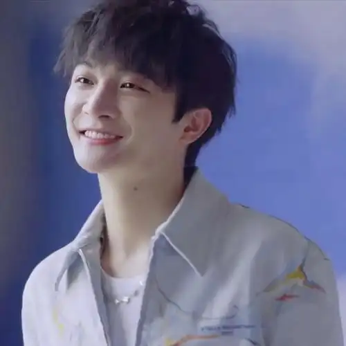 手机里有什么周深超级好看的壁纸头像分享? - 知乎