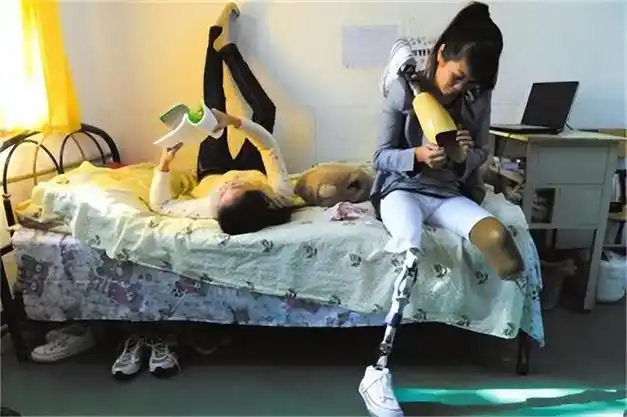 08年地震女英雄李应霞:为救丈夫丢了双腿,但丈夫的做法丧尽天良|截肢