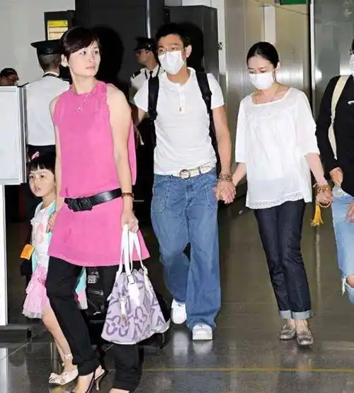 这听起来或许难以置信,然而刘德华解释说,一家人坚持素食并不是出于