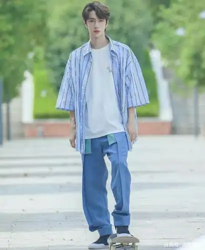 王一博穿搭很新潮活力感十足这才是年轻人该有的样子