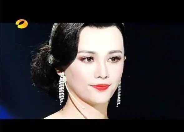 当红小鲜肉男扮女装这简直是用生命在演戏