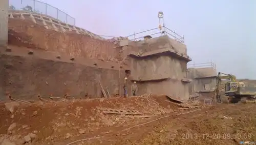 竣工的桩锚支护