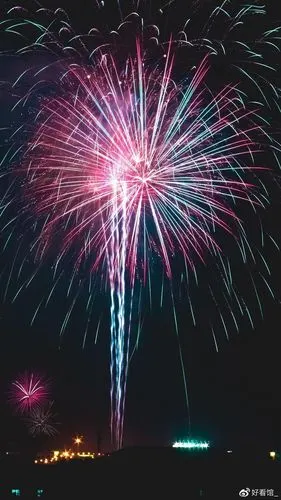 2021年跨年夜壁纸烟花壁纸烟花壁纸唯美图片高清唯美绚烂的烟花图