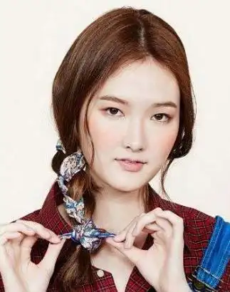 国字脸适合中分吗 国字脸扎什么发型好看