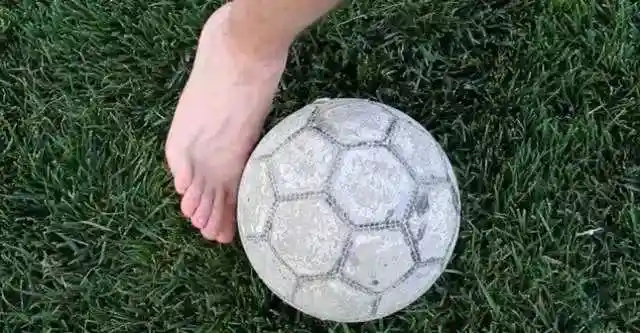 足球开大脚怎么才能开更远?