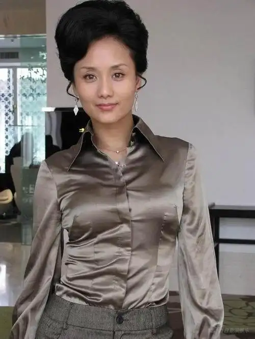 演员李颖,越老越有韵味,曾被誉为"霸总妈妈专业户"