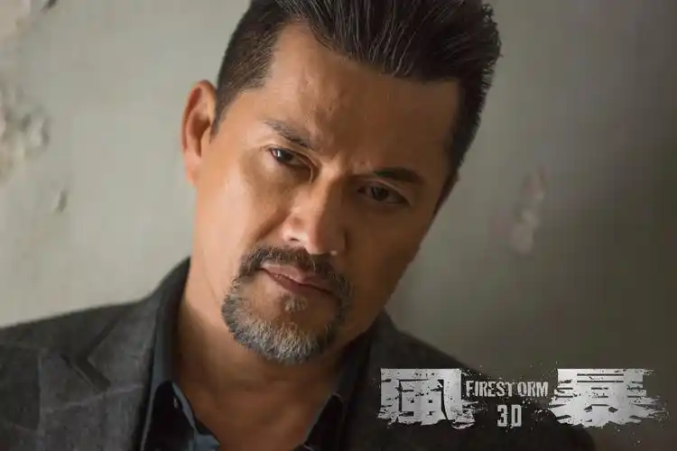 66岁吕良伟状态冻龄外表40岁内心30岁想拍爱情片和三婚无关